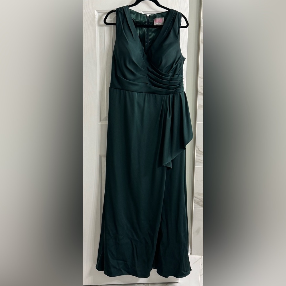 Elegant Green Marsoni Mother of the Bride wedding